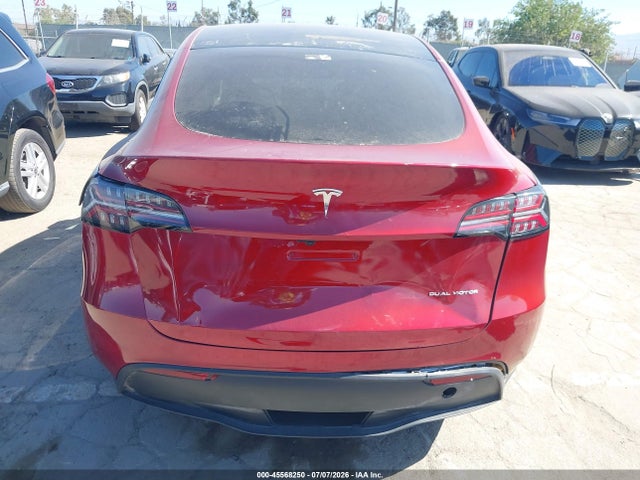 Tesla Model Y Long Range Dual Motor All-wheel Drive 2024 7SAYGDEE1RA253434 Image 15