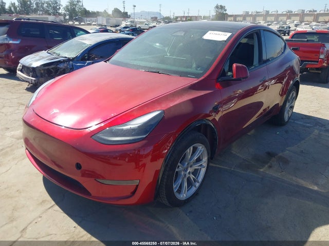 Tesla Model Y Long Range Dual Motor All-wheel Drive 2024 7SAYGDEE1RA253434 Image 2