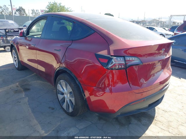 Tesla Model Y Long Range Dual Motor All-wheel Drive 2024 7SAYGDEE1RA253434 Image 3