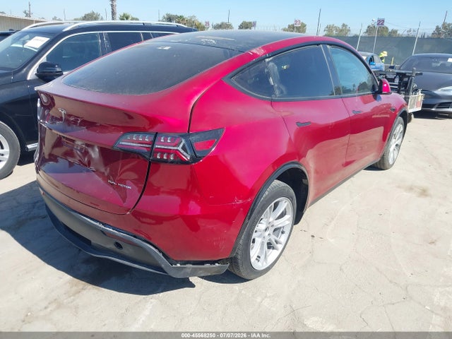 Tesla Model Y Long Range Dual Motor All-wheel Drive 2024 7SAYGDEE1RA253434 Image 4