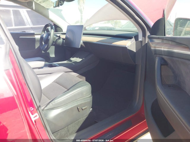 Tesla Model Y Long Range Dual Motor All-wheel Drive 2024 7SAYGDEE1RA253434 Image 5