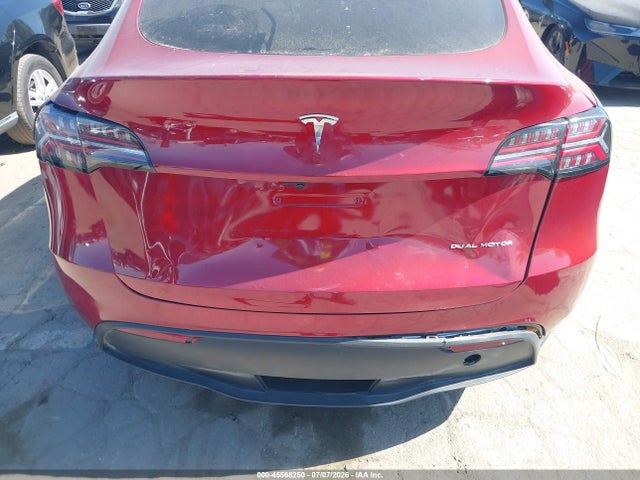 Tesla Model Y Long Range Dual Motor All-wheel Drive 2024 7SAYGDEE1RA253434 Image 6