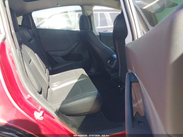 Tesla Model Y Long Range Dual Motor All-wheel Drive 2024 7SAYGDEE1RA253434 Image 8