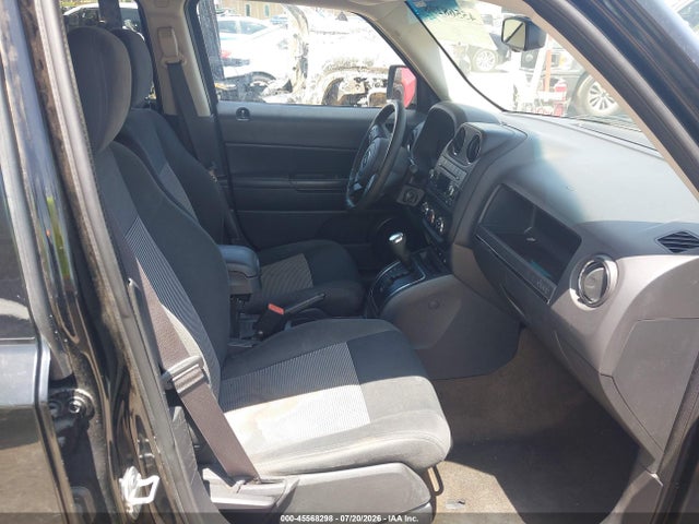 2016 Jeep Patriot Latitude მანქანა იყიდება აუქციონზე, vin: 1C4NJPFB6GD562461, აუქციონის ნომერი: 45568298