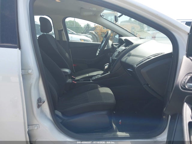 1FADP3F27JL266788 Ford FOCUS SE