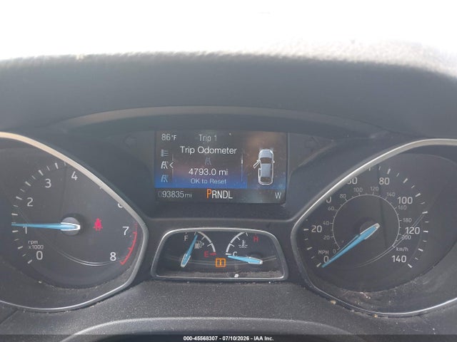 1FADP3F27JL266788 Ford FOCUS SE