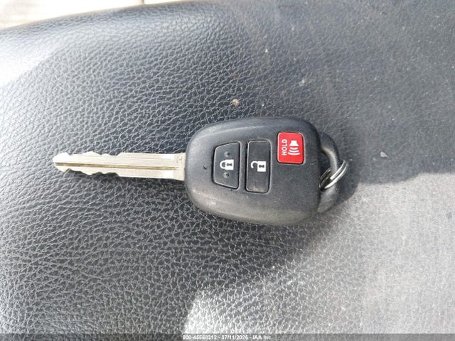 Toyota RAV4 LE 2016 2T3BFREV8GW485302 Image 11