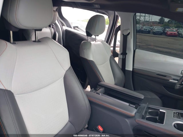5TDDSKFC0NS043038 Toyota Sienna Xse
