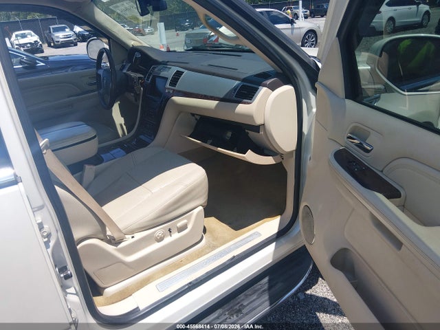 2008 Cadillac Escalade მანქანა იყიდება აუქციონზე, vin: 1GYFK63868R105961, აუქციონის ნომერი: 45568414