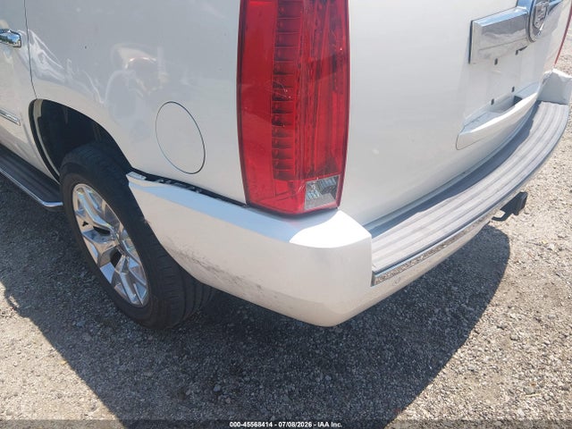 2008 Cadillac Escalade მანქანა იყიდება აუქციონზე, vin: 1GYFK63868R105961, აუქციონის ნომერი: 45568414