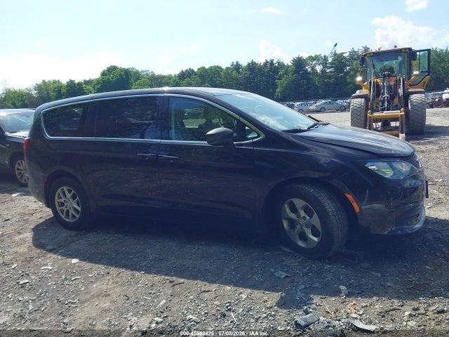 45568425 :رقم المزاد ، 2C4RC1DG2HR611502 vin ، 2017 Chrysler Pacifica Touring مزاد بيع
