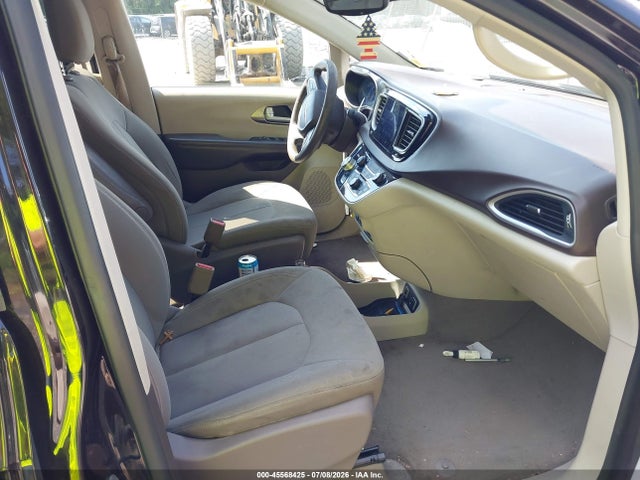45568425 :رقم المزاد ، 2C4RC1DG2HR611502 vin ، 2017 Chrysler Pacifica Touring مزاد بيع