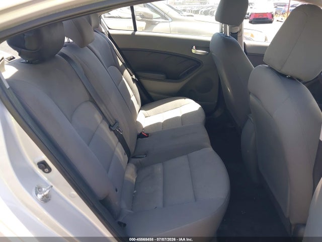 KIA FORTE LX 2017 3KPFK4A74HE026854 Image 8