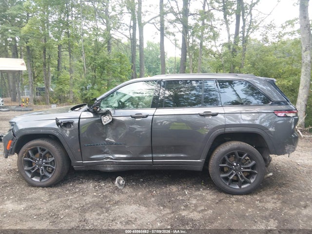 Продажа на аукционе авто 2023 Jeep Grand Cherokee 4xe 30th Anniversary, vin: 1C4RJYB63P8913884, номер лота: 45568462