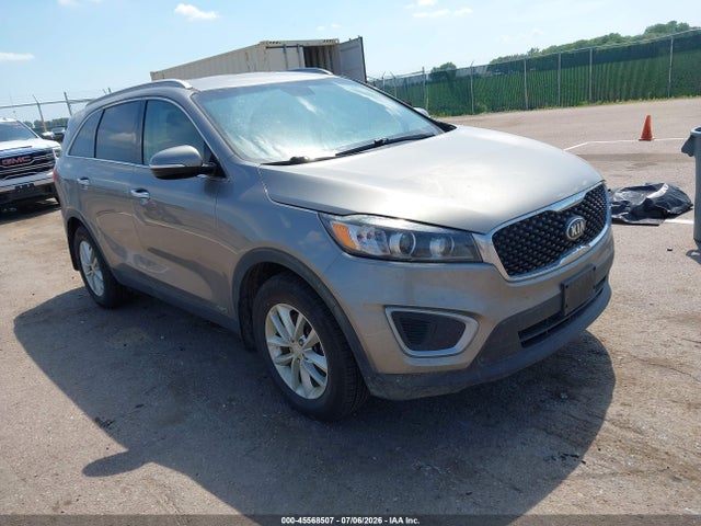2017 Kia Sorento 2.4l Lx მანქანა იყიდება აუქციონზე, vin: 5XYPGDA3XHG232105, აუქციონის ნომერი: 45568507