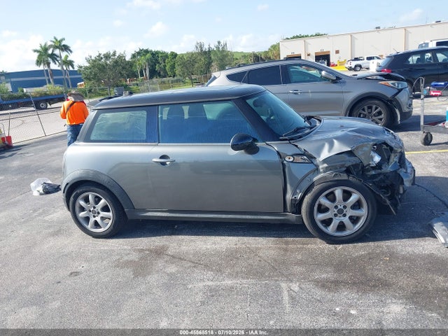 Продаж на аукціоні авто 2010 Mini Cooper S, vin: WMWMF7C58ATW89394, номер лоту: 45568518