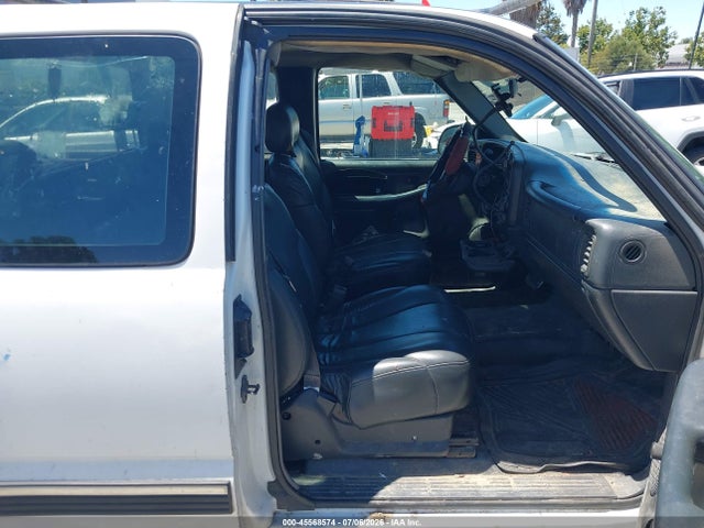 Auction sale of the 1999 Chevrolet Silverado 1500, vin: 2GCEC19V9X1204876, lot number: 45568574