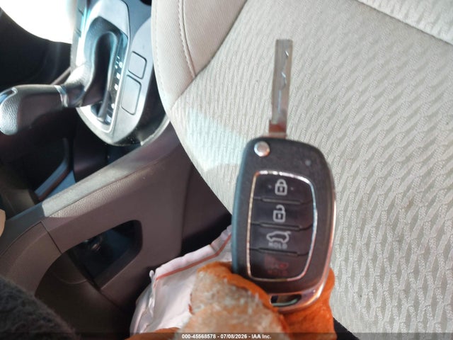 Продажа на аукционе авто 2017 Hyundai Santa Fe Sport 2.4l, vin: 5NMZU3LB8HH006750, номер лота: 45568578