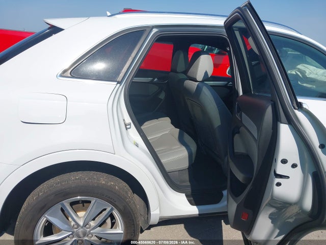 45568620 :رقم المزاد ، WA1JCCFS0HR001320 vin ، 2017 Audi Q3 2.0t Premium مزاد بيع
