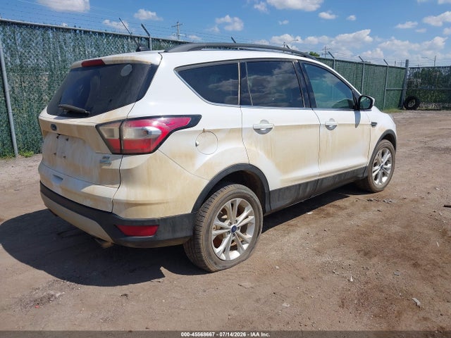 1FMCU0GD2JUC11720 Ford ESCAPE SE