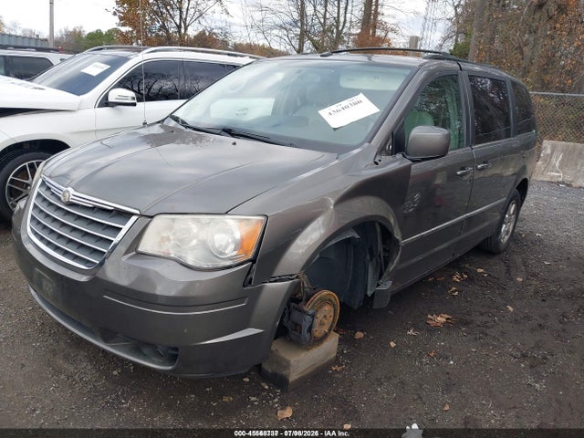 45568737 :رقم المزاد ، 2A4RR8DX6AR405199 vin ، 2010 Chrysler Town & Country Touring Plus مزاد بيع