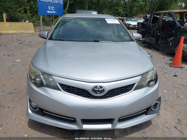 45568744 :رقم المزاد ، 4T1BF1FK5EU334591 vin ، 2014 Toyota Camry Se مزاد بيع