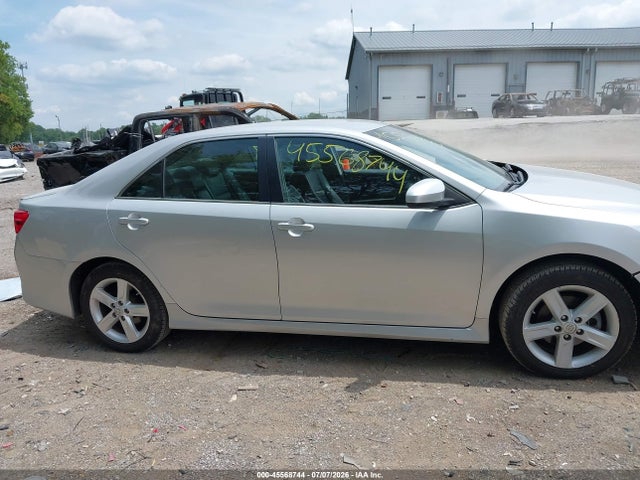 45568744 :رقم المزاد ، 4T1BF1FK5EU334591 vin ، 2014 Toyota Camry Se مزاد بيع