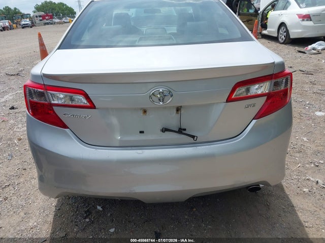45568744 :رقم المزاد ، 4T1BF1FK5EU334591 vin ، 2014 Toyota Camry Se مزاد بيع