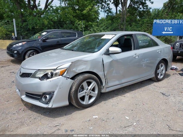 45568744 :رقم المزاد ، 4T1BF1FK5EU334591 vin ، 2014 Toyota Camry Se مزاد بيع
