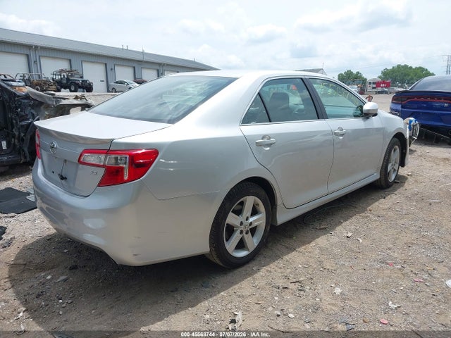 45568744 :رقم المزاد ، 4T1BF1FK5EU334591 vin ، 2014 Toyota Camry Se مزاد بيع