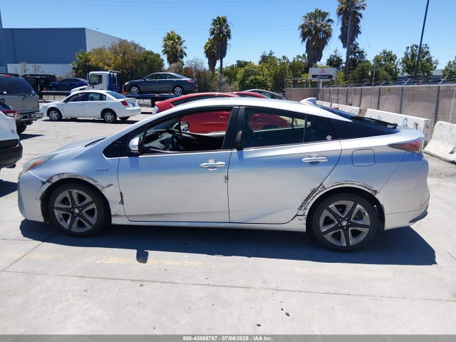 JTDKARFU7G3008058 Toyota Prius Three Touring