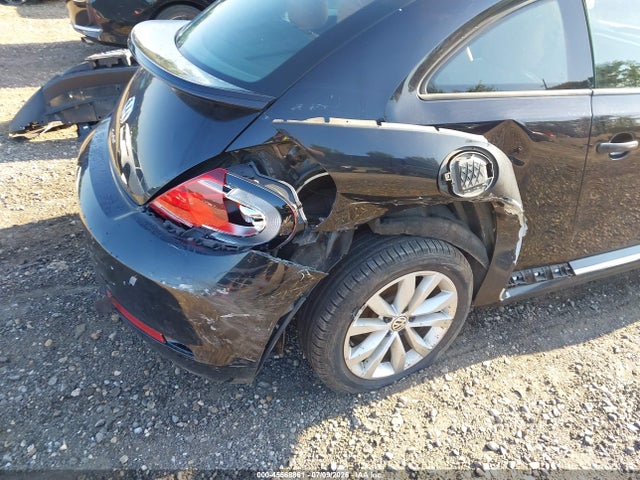 2017 Volkswagen Beetle #pinkbeetle/1.8t Classic/1.8t S მანქანა იყიდება აუქციონზე, vin: 3VWF17AT6HM622715, აუქციონის ნომერი: 45568861