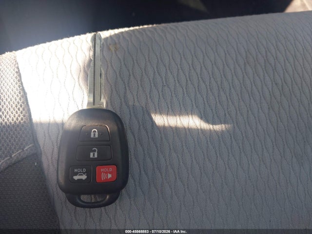 2019 Toyota Corolla Le მანქანა იყიდება აუქციონზე, vin: 2T1BURHE5KC165410, აუქციონის ნომერი: 45568883