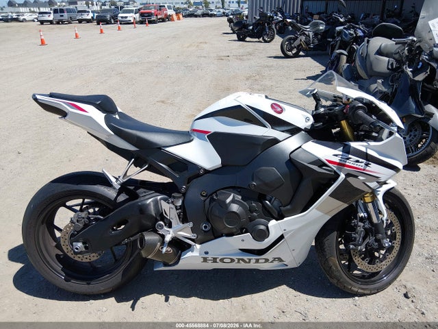 Honda CBR1000 RR 2026 JH2SC771XTK900458 Image 12