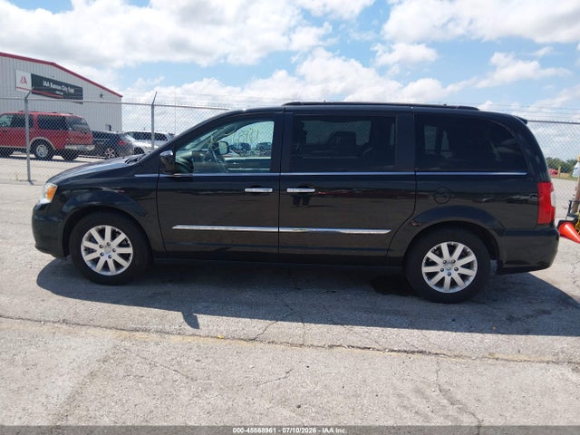 2016 Chrysler Town & Country Touring მანქანა იყიდება აუქციონზე, vin: 2C4RC1BGXGR305388, აუქციონის ნომერი: 45568961