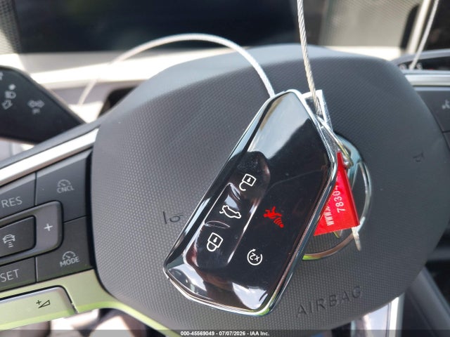 2026 Volkswagen Tiguan Se R-line Black მანქანა იყიდება აუქციონზე, vin: 3VVGR7RM9TM028501, აუქციონის ნომერი: 45569049