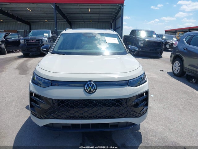 2026 Volkswagen Tiguan Se R-line Black მანქანა იყიდება აუქციონზე, vin: 3VVGR7RM9TM028501, აუქციონის ნომერი: 45569049
