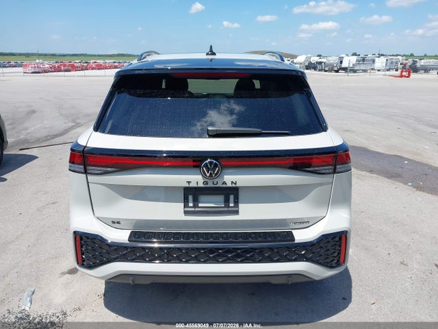 2026 Volkswagen Tiguan Se R-line Black მანქანა იყიდება აუქციონზე, vin: 3VVGR7RM9TM028501, აუქციონის ნომერი: 45569049