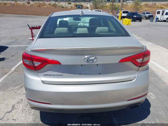 Hyundai SONATA SE 2016 5NPE24AF3GH331730 Image 16
