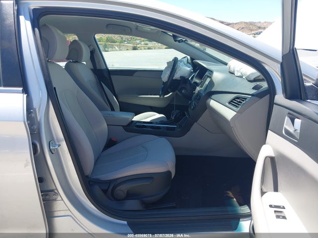 Hyundai SONATA SE 2016 5NPE24AF3GH331730 Image 5