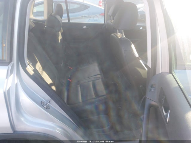 WVGBV7AX8HK025478 Volkswagen Tiguan 2.0t/2.0t S
