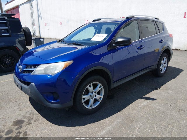 Toyota RAV4 LE 2014 2T3ZFREV8EW086305 Image 2