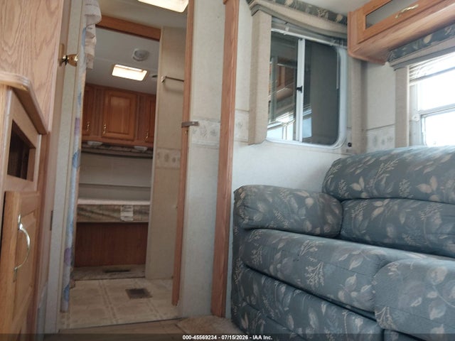 45569234 :رقم المزاد ، 1UJBJ02N931CB0141 vin ، 2003 Jayco Eagle Travel Trailer 27 Ft مزاد بيع