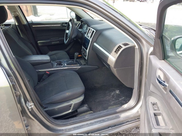 45569270 :رقم المزاد ، 2C3CA1CV9AH318935 vin ، 2010 Chrysler 300 Touring Plus مزاد بيع