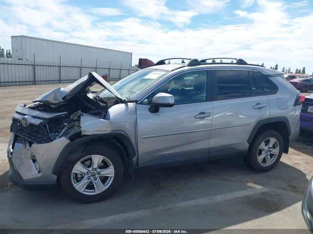 45569442 :رقم المزاد ، 2T3W1RFV0LW078924 vin ، 2020 Toyota Rav4 Xle مزاد بيع