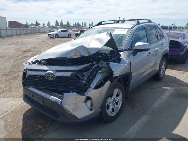 Toyota Rav4 Xle 2020 2T3W1RFV0LW078924 Image 2