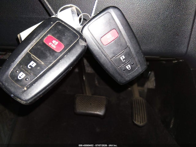 Toyota Prius Three 2018 JTDKARFU7J3549179 Image 11