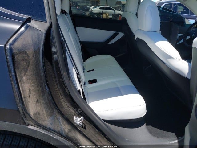 2022 Tesla Model Y Long Range Dual Motor All-wheel Drive მანქანა იყიდება აუქციონზე, vin: 7SAYGDEE8NF447293, აუქციონის ნომერი: 45569496