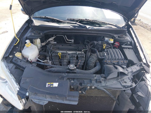 Chrysler 200 Touring 2014 1C3CCBBB7EN183717 Image 10