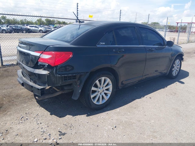 Chrysler 200 Touring 2014 1C3CCBBB7EN183717 Image 4
